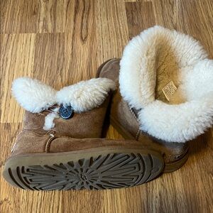 UGG Kids Boots in Brown and Cream